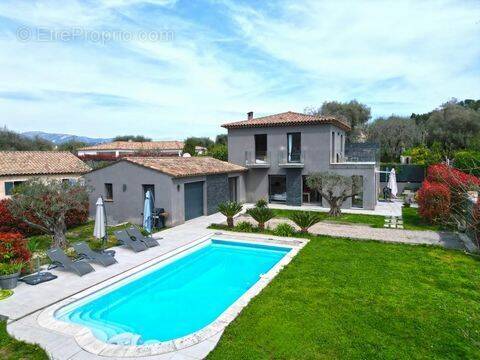 Maison à ROQUEFORT-LES-PINS