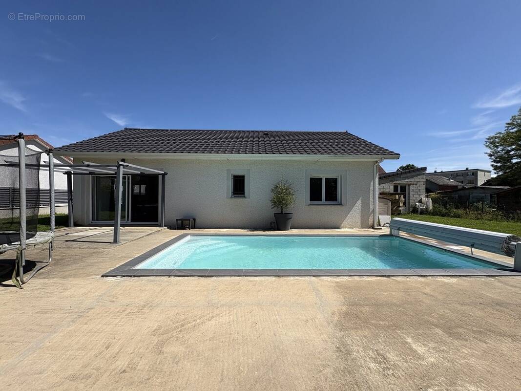 Maison à LES ABRETS