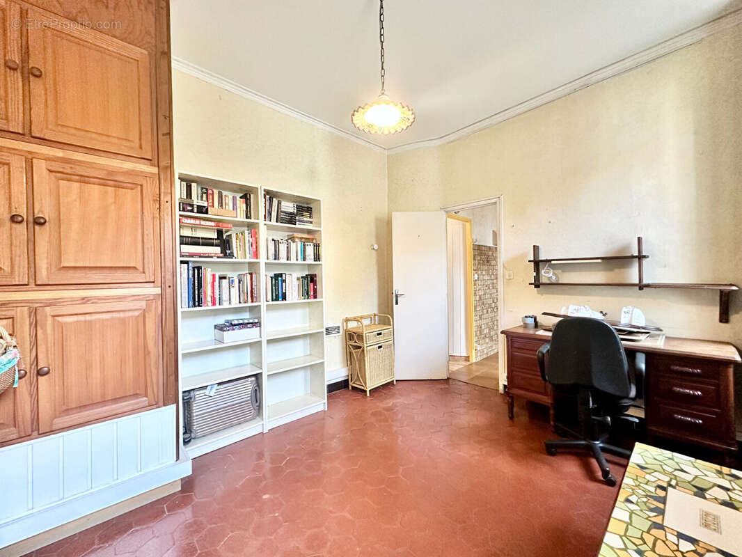 Appartement à MARSEILLE-5E