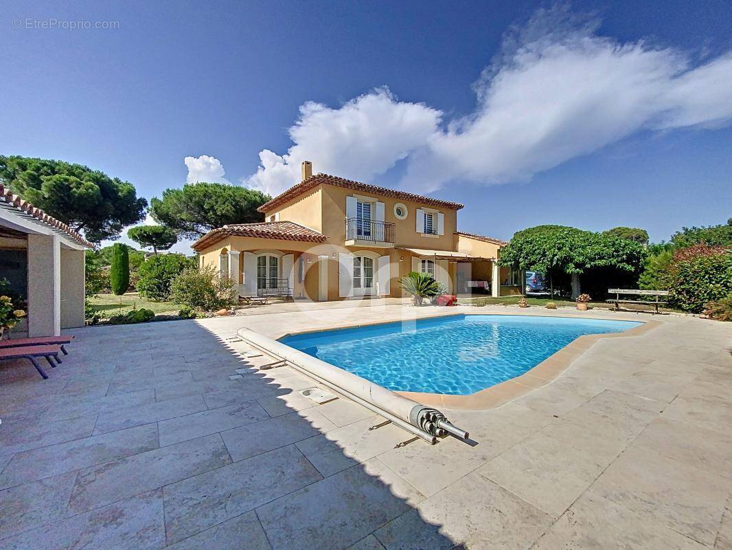 Maison à ROQUEBRUNE-SUR-ARGENS