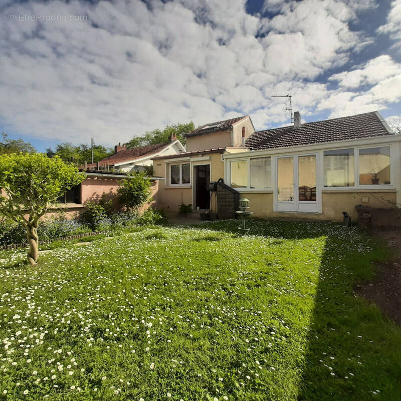 Maison à SAINT-SEBASTIEN-SUR-LOIRE