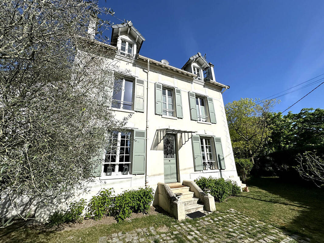 Maison à MAISONS-LAFFITTE