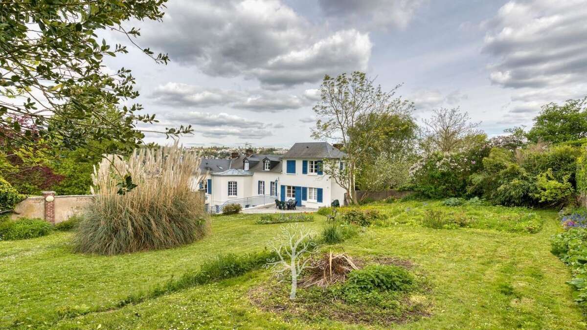 Maison à MONT-SAINT-AIGNAN