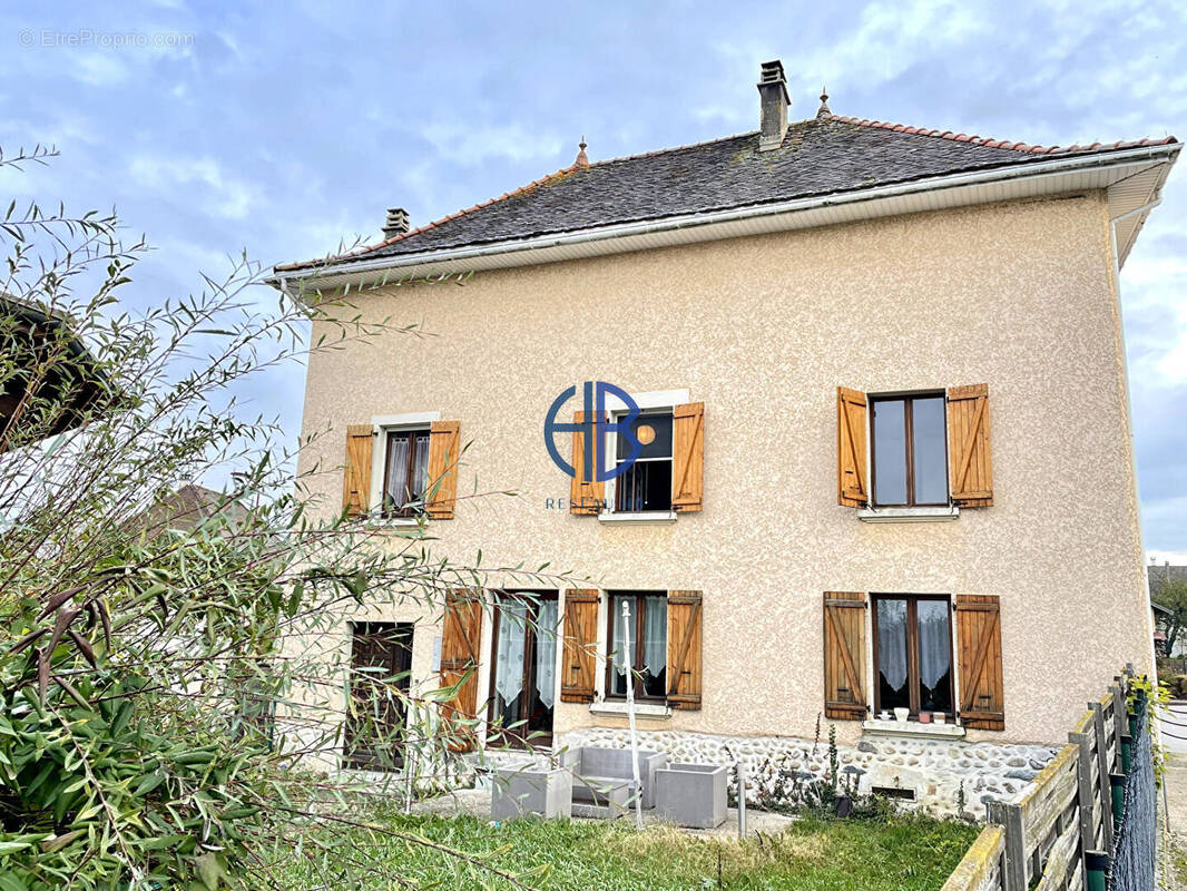 Maison à LES ABRETS