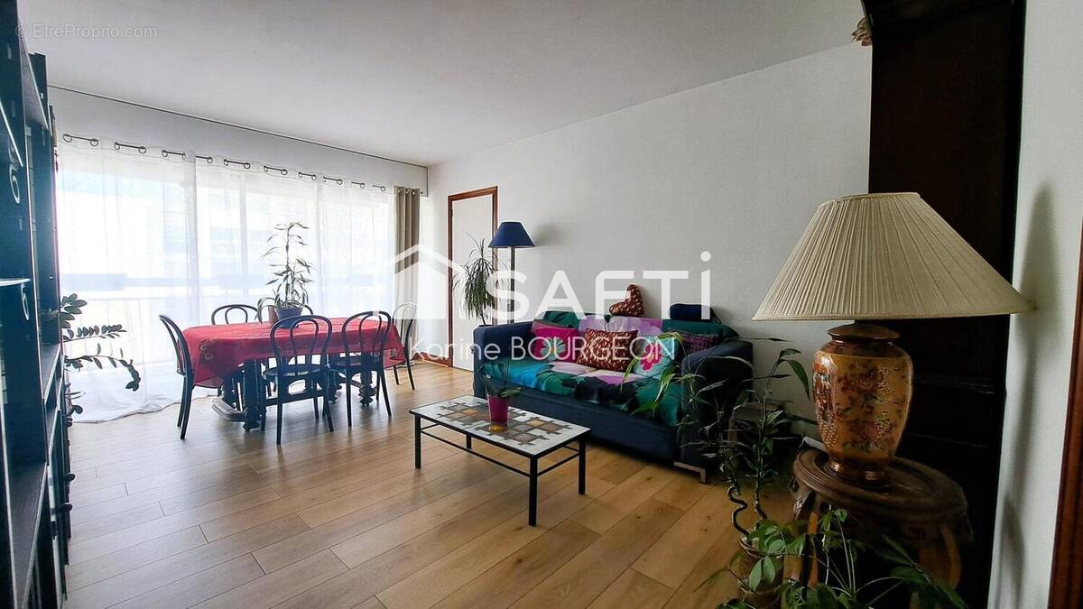 Photo 1 - Appartement à CHEVILLY-LARUE