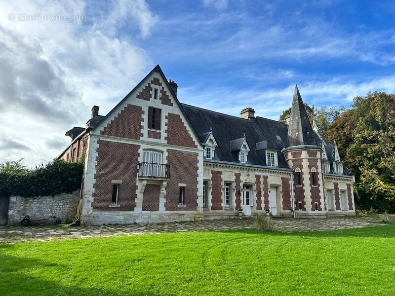 Maison à SAINT-OUEN-DE-THOUBERVILLE