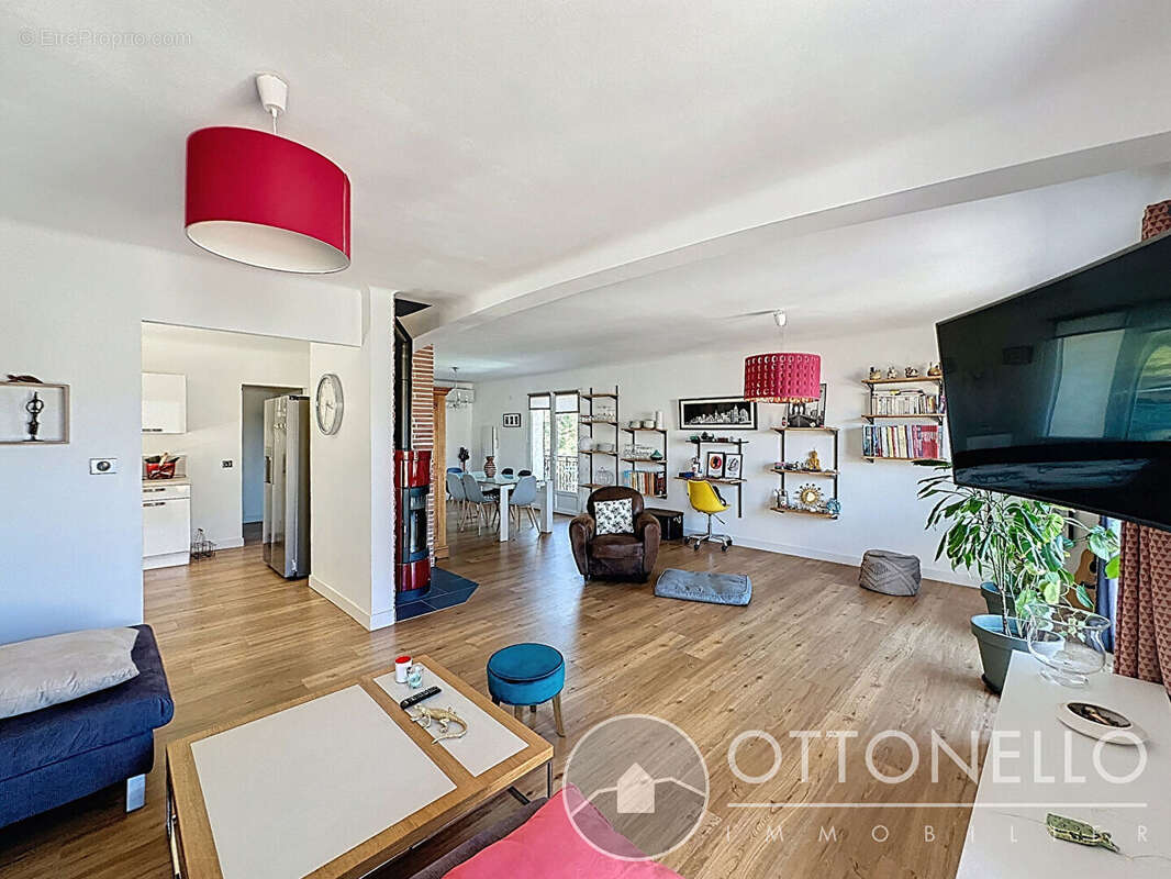 Maison à ROQUEBRUNE-SUR-ARGENS
