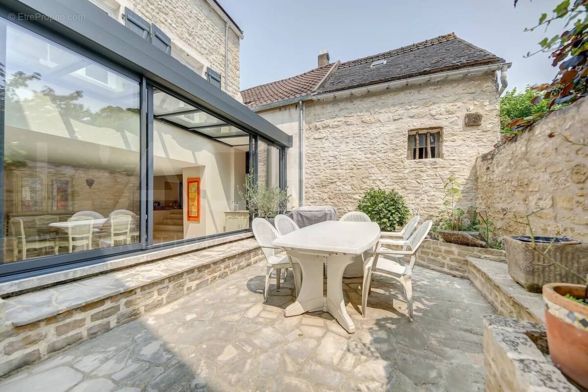 Maison à MAULE
