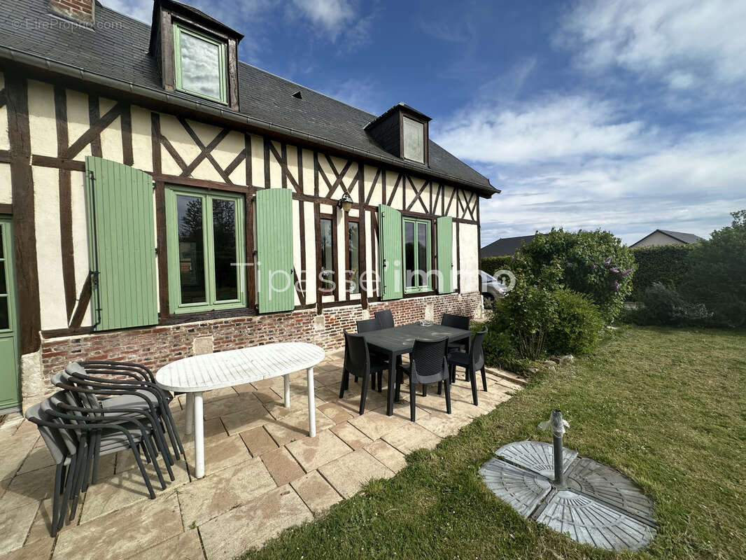 Maison à SAINT-PIERRE-DES-FLEURS