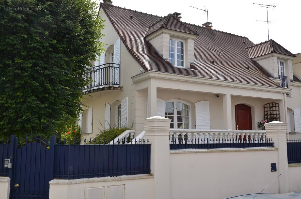 Maison à CHAMPIGNY-SUR-MARNE
