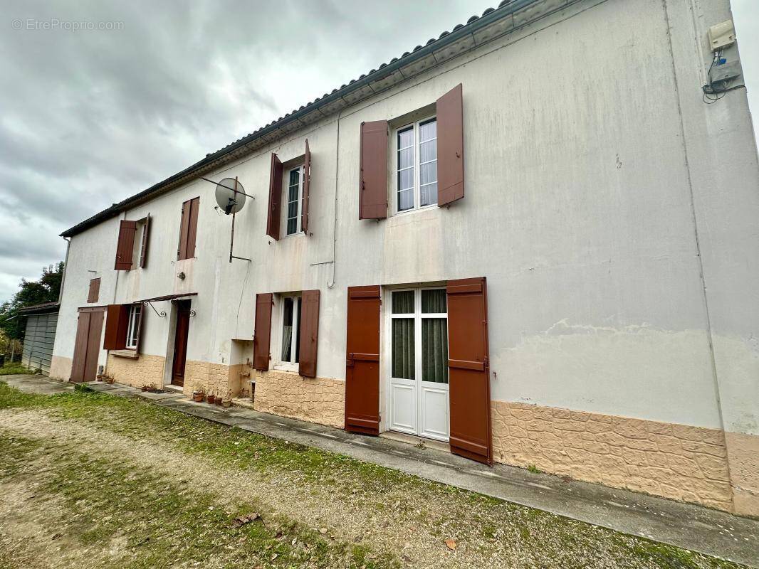 Maison à SAINT-PIERRE-D&#039;AURILLAC