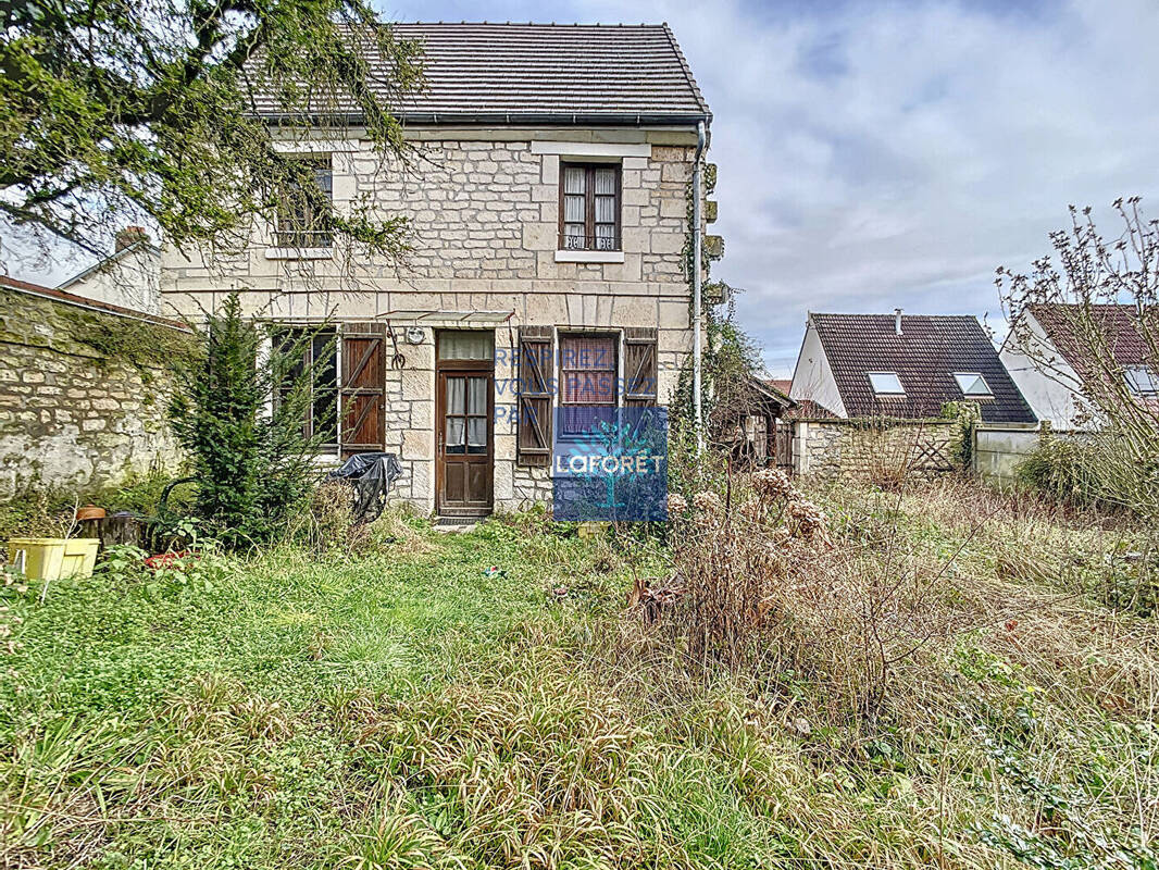 Maison à THIVERNY