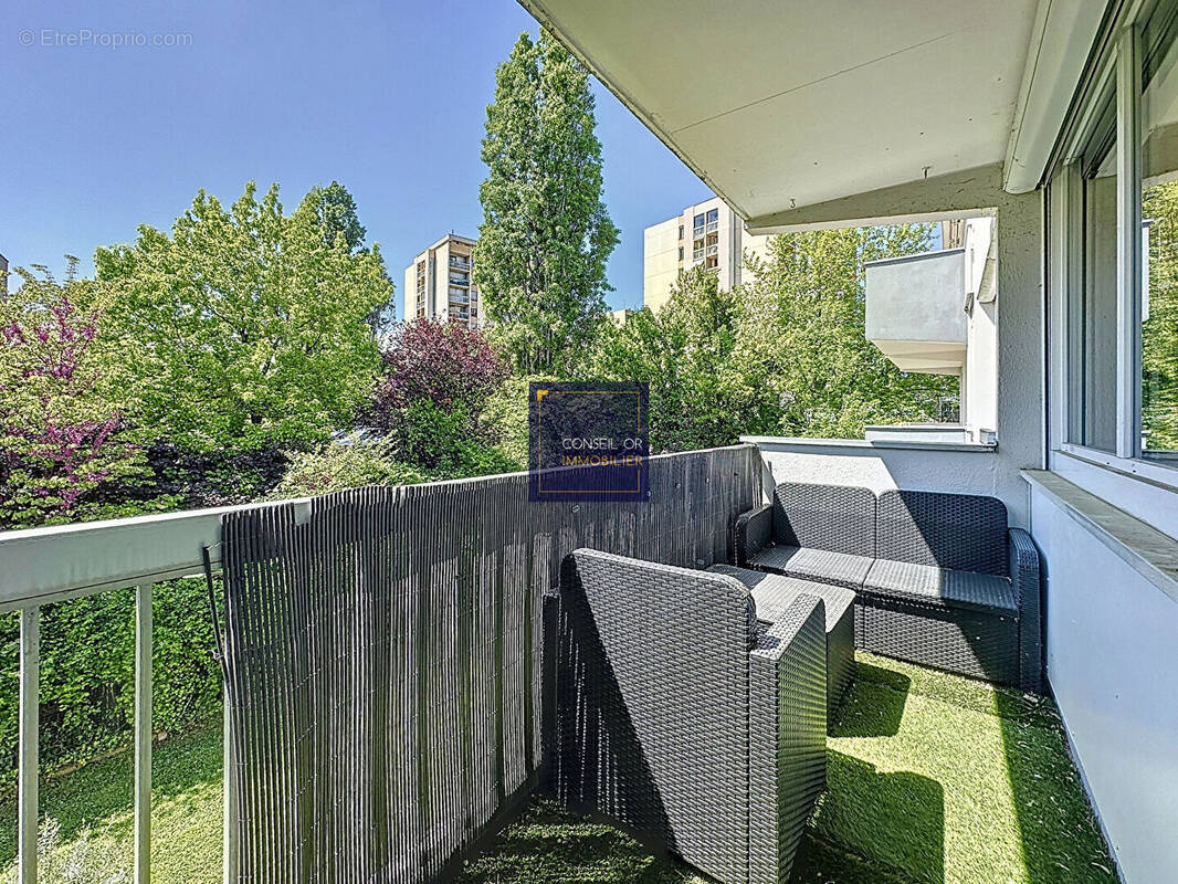 Appartement à SAINT-GENIS-LAVAL