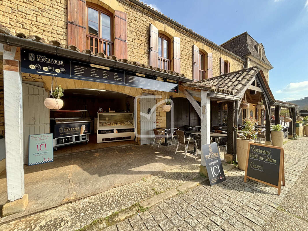 Commerce à BEYNAC-ET-CAZENAC