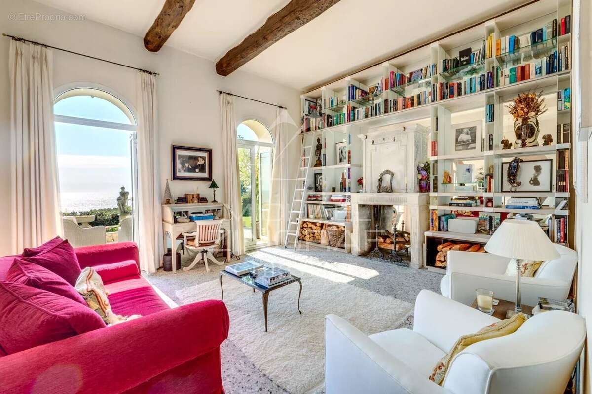 Maison à EZE