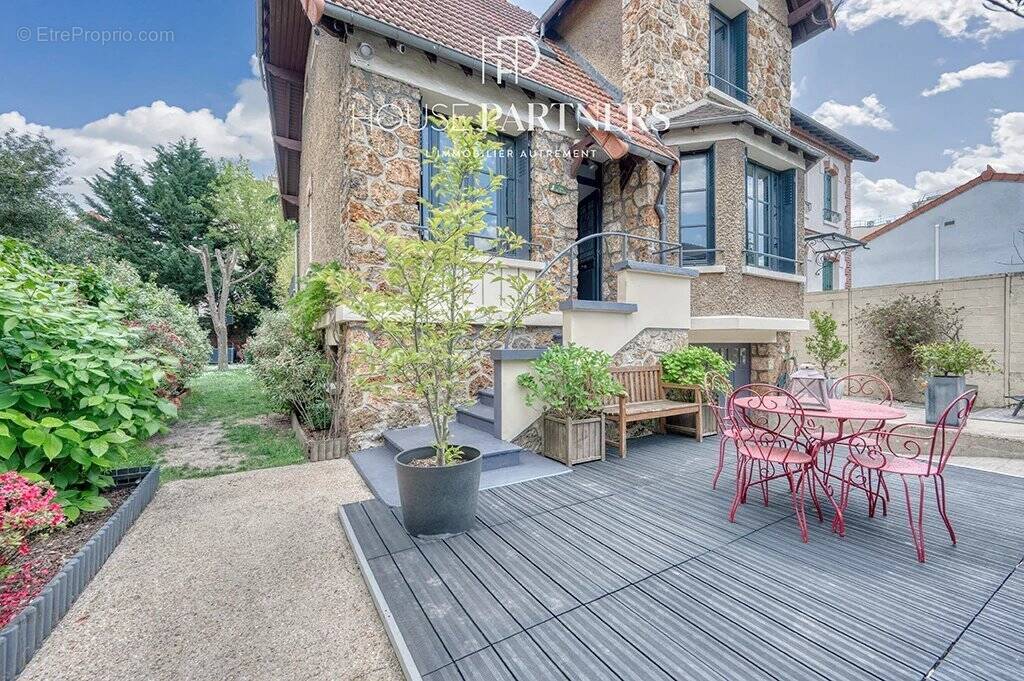 Maison à NANTERRE