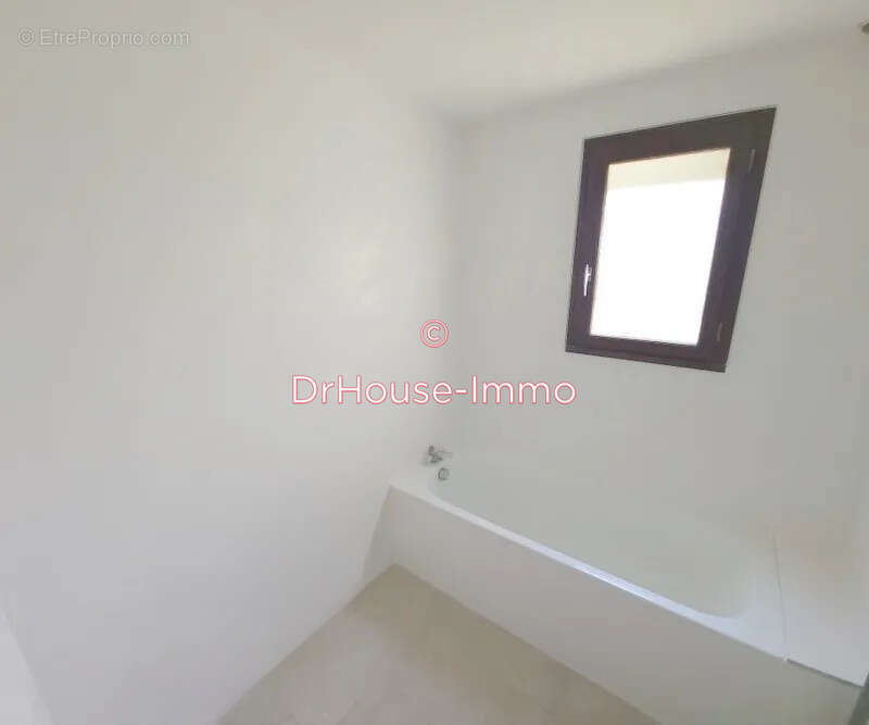 Maison à LOUVIGNE-DU-DESERT