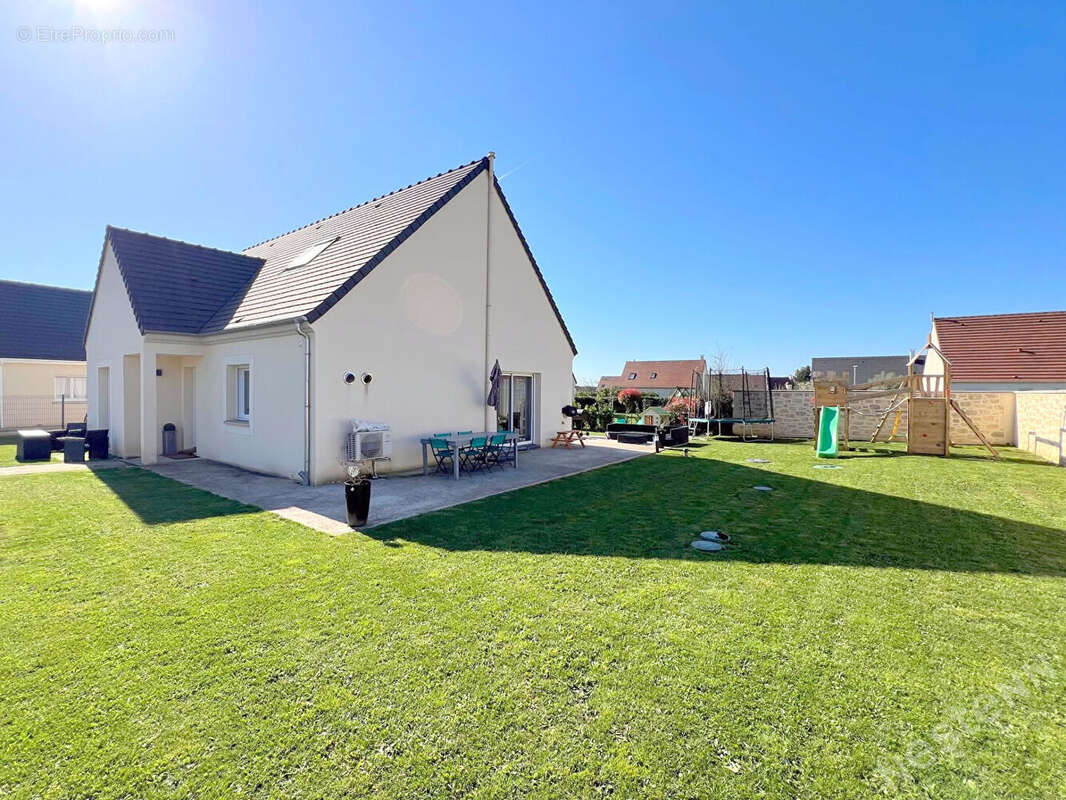 Maison à MONNEVILLE