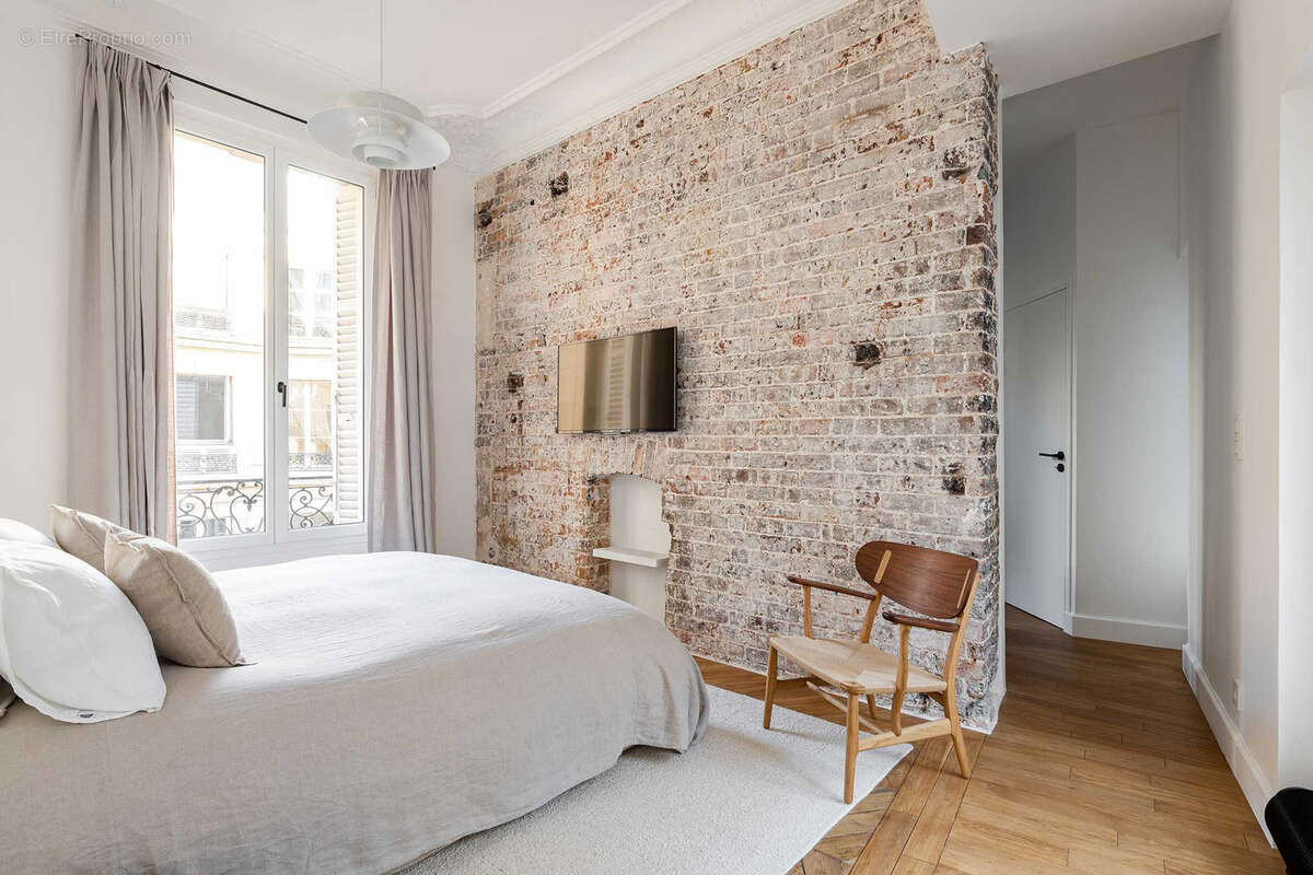 Appartement à PARIS-1E