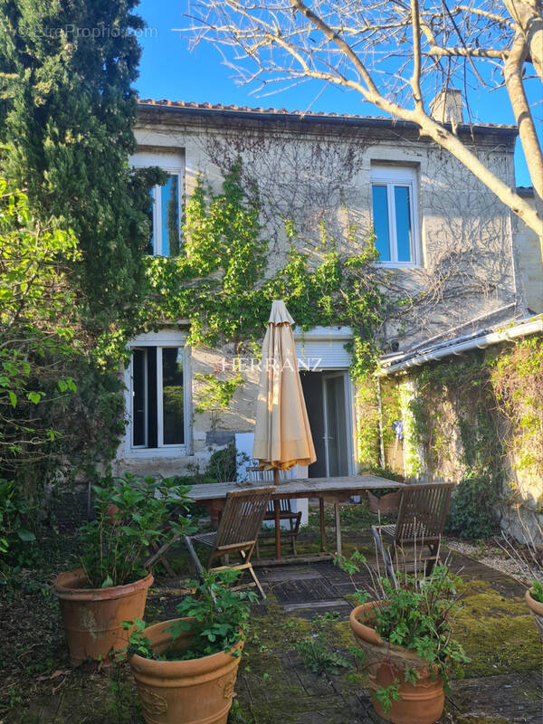 Maison à VAYRES