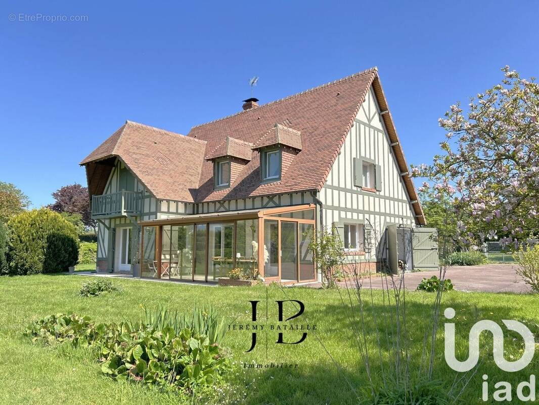 Photo 1 - Maison à BONNEVILLE-SUR-TOUQUES