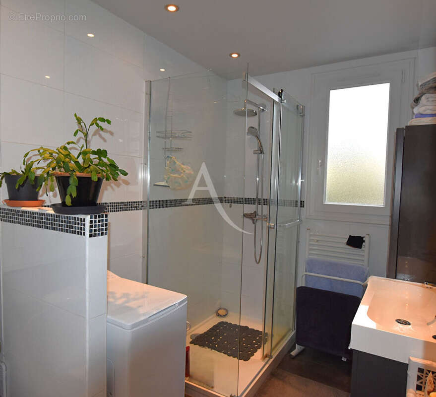 Appartement à COMBS-LA-VILLE