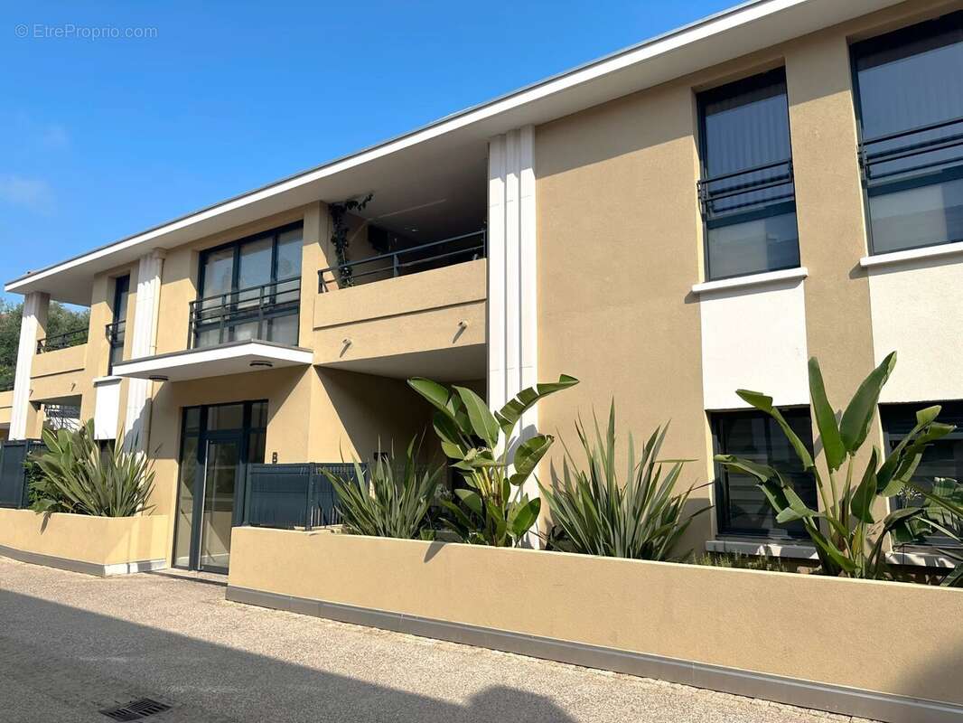 Appartement à VALLAURIS