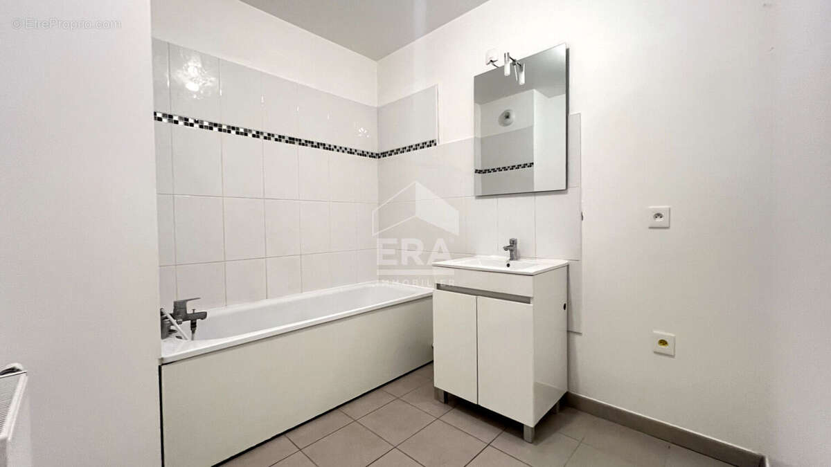 Appartement à FLEURY-MEROGIS