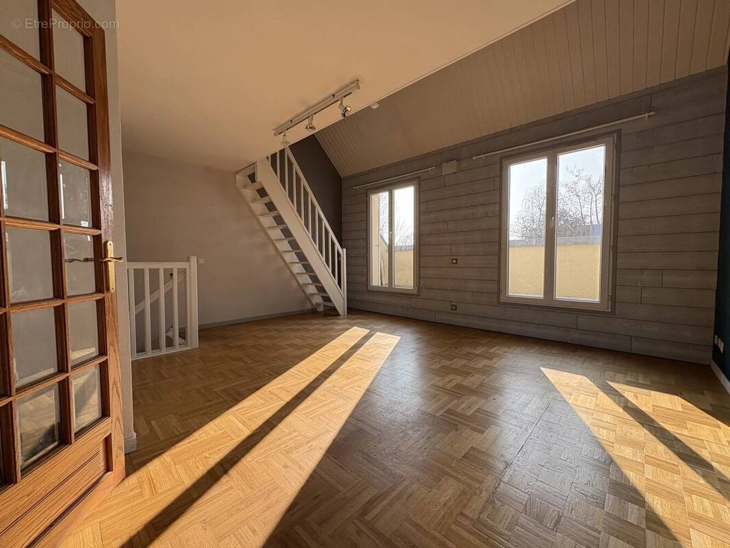 Appartement à LE PLESSIS-TREVISE