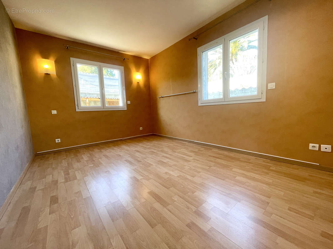 Maison à CLERMONT-L&#039;HERAULT