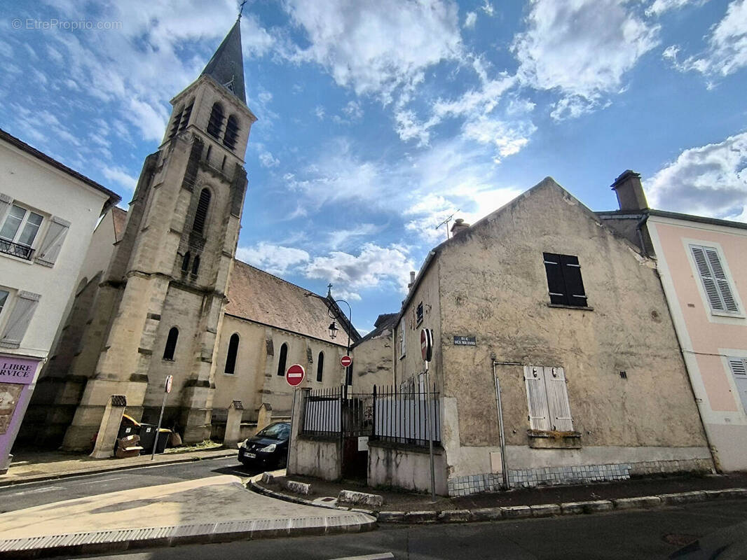 Maison à VERRIERES-LE-BUISSON