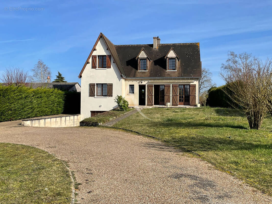 Maison à FAVEROLLES-SUR-CHER