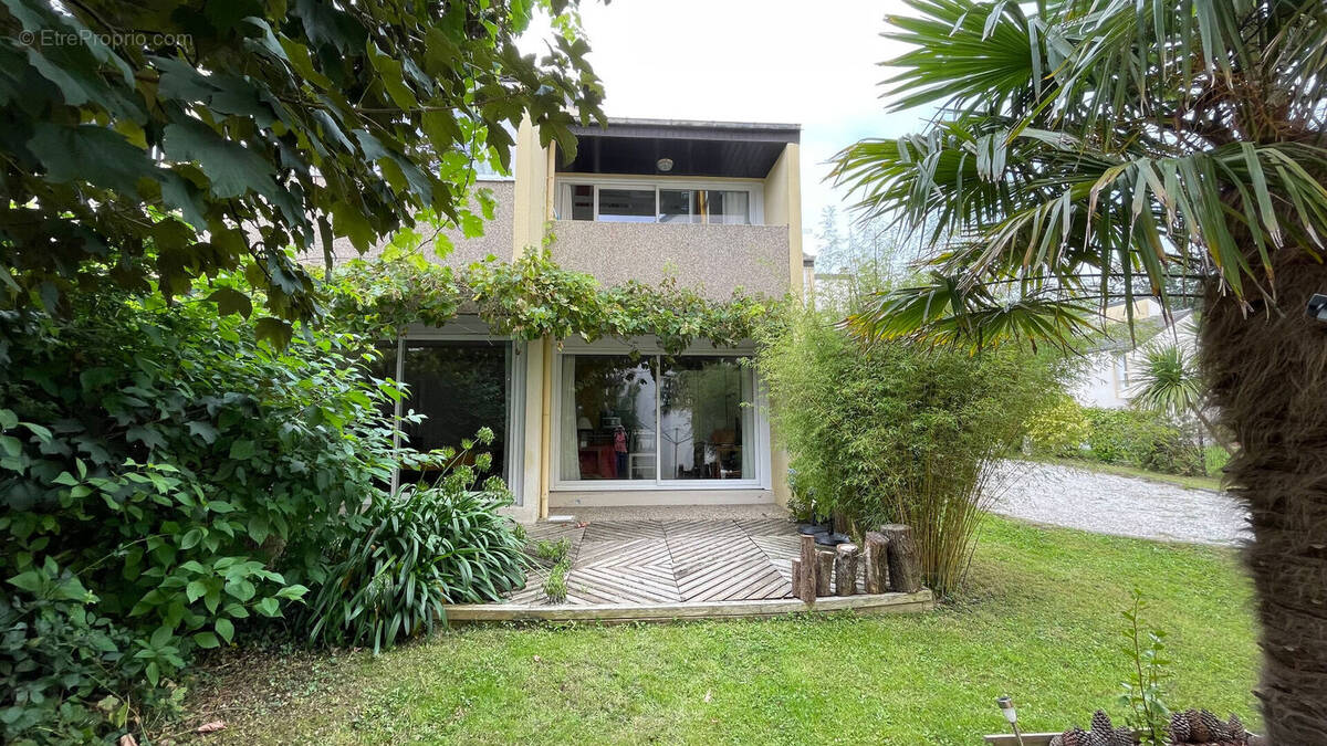Maison à COMBRIT