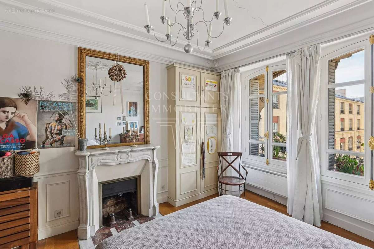 Appartement à PARIS-10E