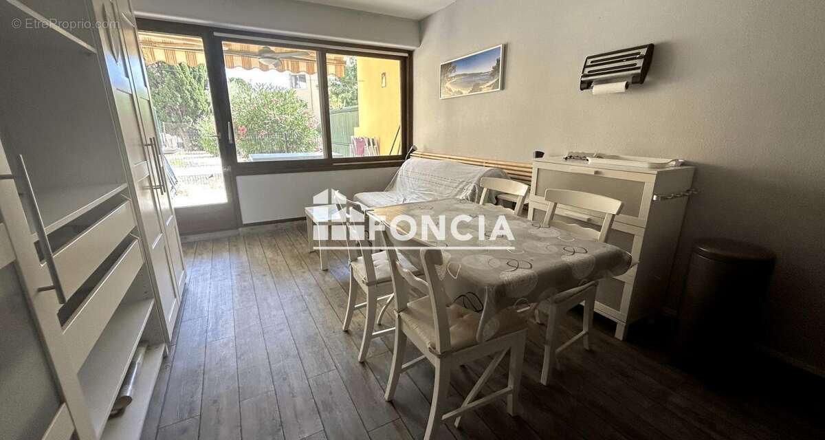 Appartement à BORMES-LES-MIMOSAS