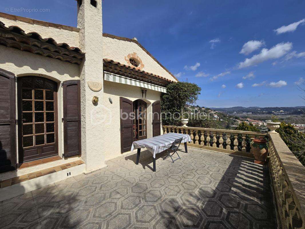Maison à MANDELIEU-LA-NAPOULE