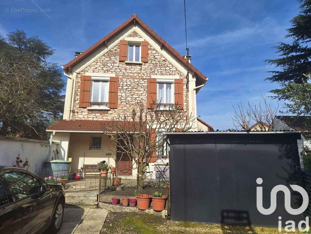 Photo 1 - Maison à EZANVILLE
