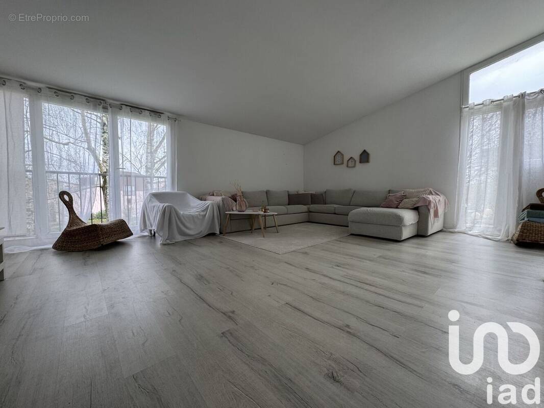 Photo 1 - Appartement à LES ULIS
