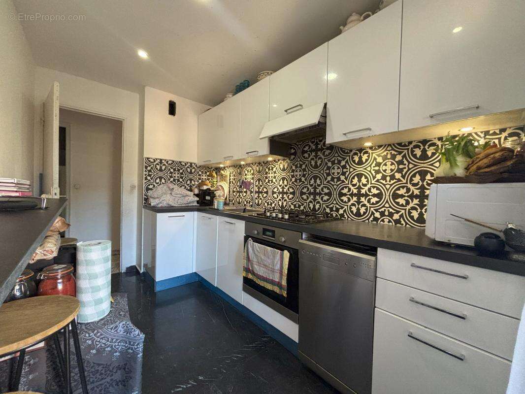 Appartement à SAINT-LAURENT-DU-VAR