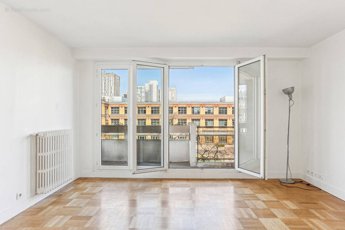 Appartement à PARIS-15E