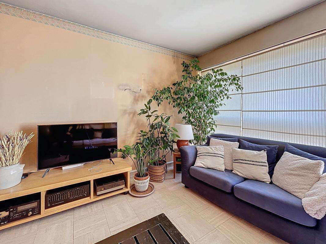 Appartement à L&#039;HAY-LES-ROSES