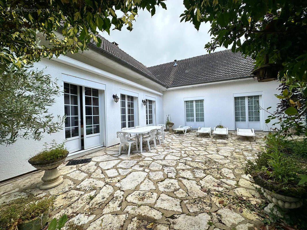 Maison à JOIGNY