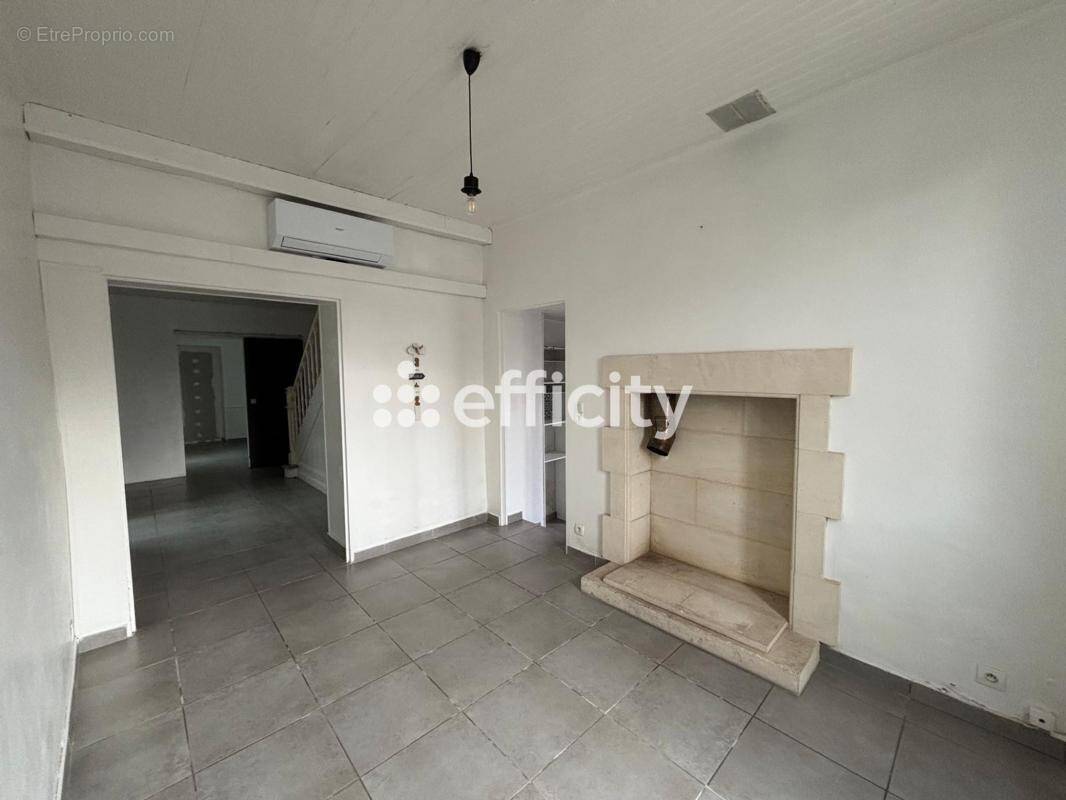 Maison à SAINT-YRIEIX-SUR-CHARENTE