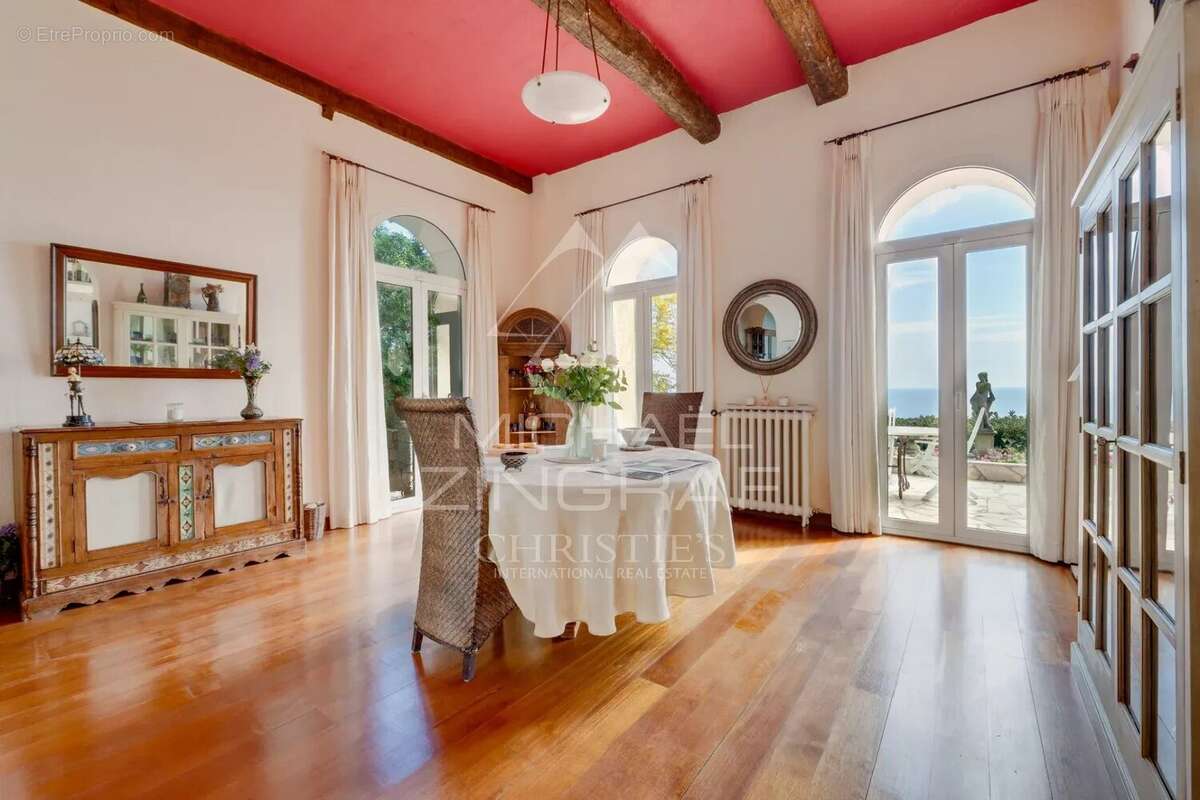 Maison à EZE
