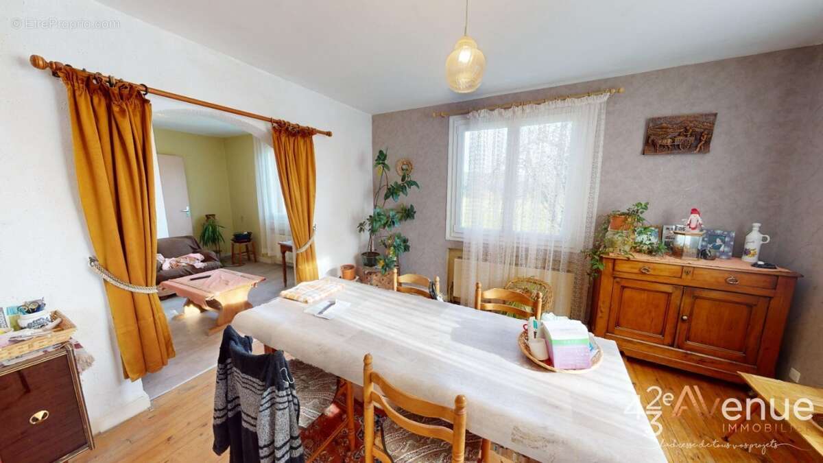 Maison à BAS-EN-BASSET