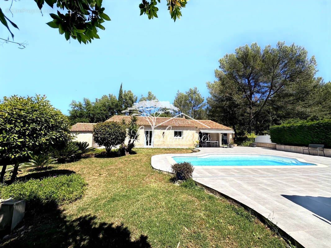 Maison à LA LONDE-LES-MAURES