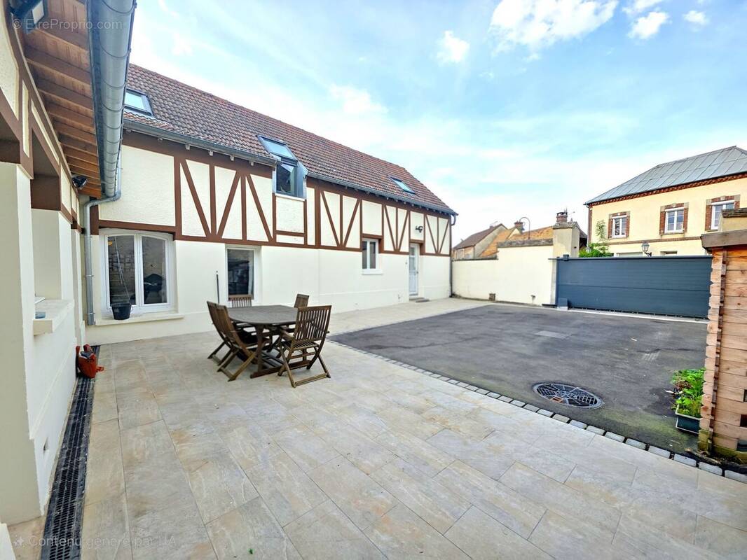 Maison à BERCHERES-SUR-VESGRE