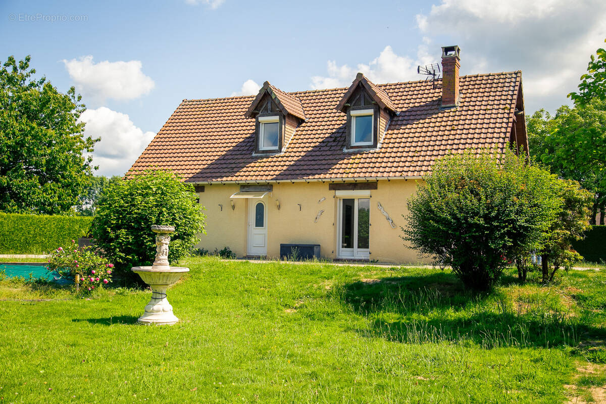 Maison à TOURVILLE-LA-CAMPAGNE