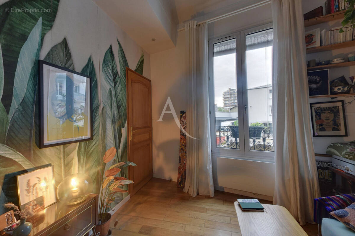 Appartement à LES LILAS