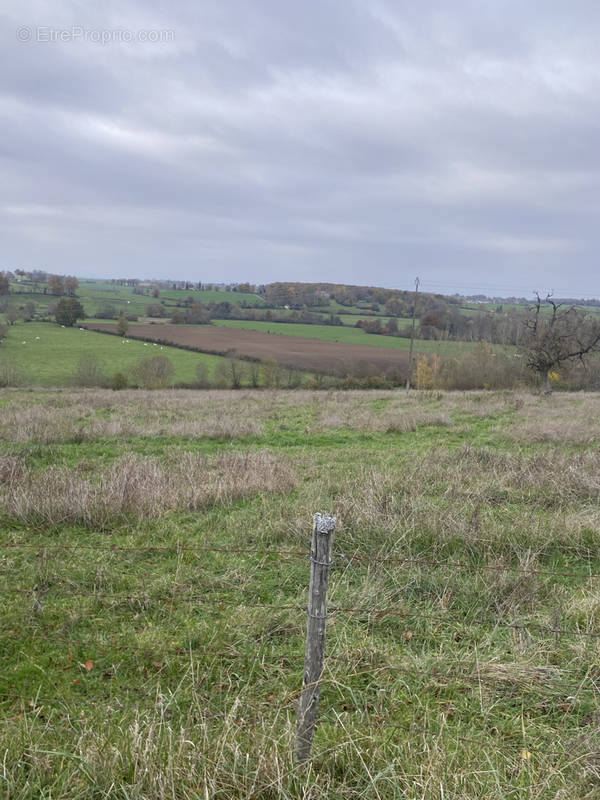 Terrain à CHAVROCHES